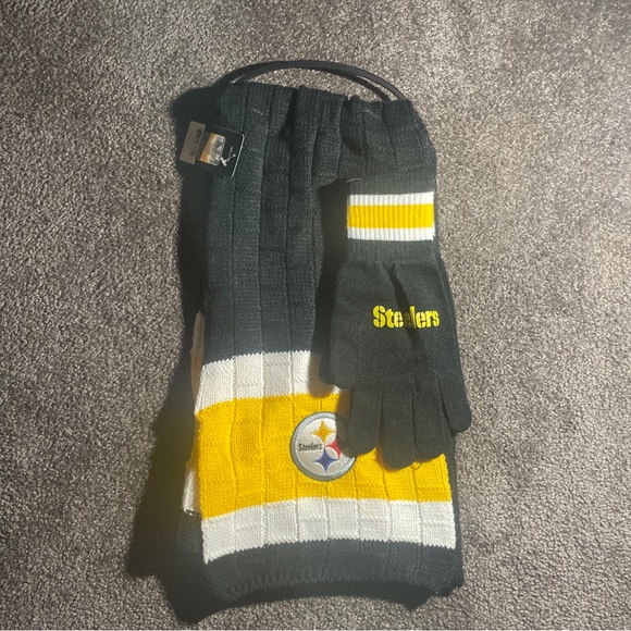 Pittsburgh Steelers Scarf and Mittens Set NWT - Picture 1 of 3